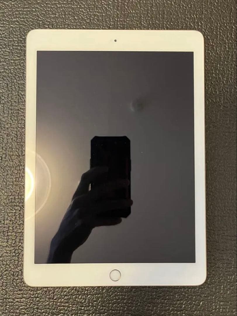 値下げ中！Apple iPad ゴールド本体　第5世代 Wi-Fiモデル32GB