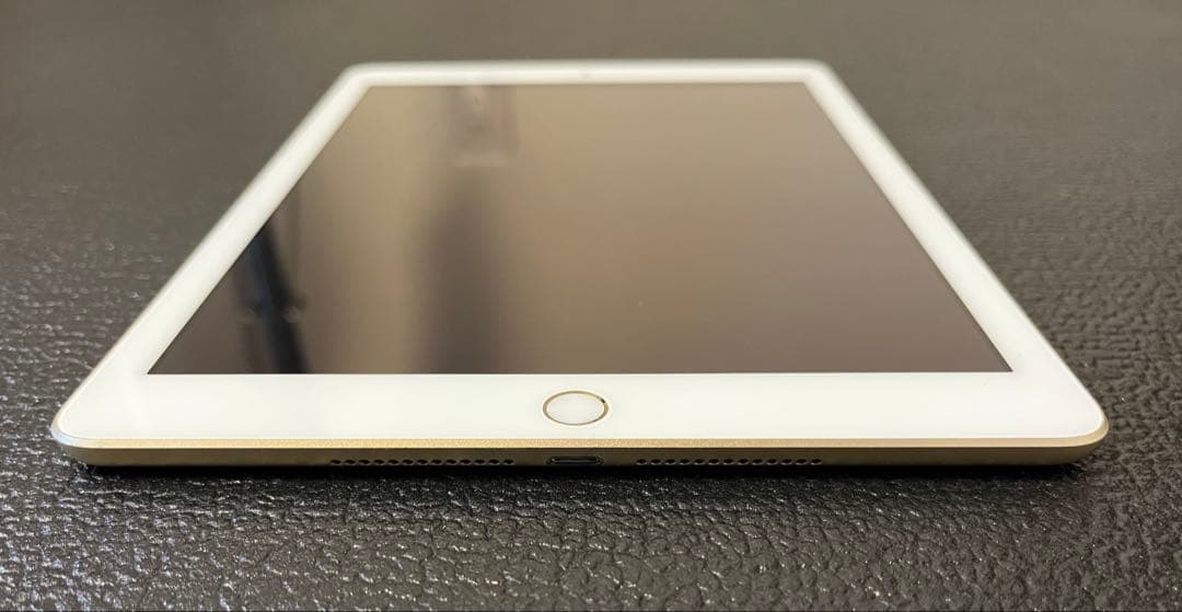 値下げ中！Apple iPad ゴールド本体　第5世代 Wi-Fiモデル32GB