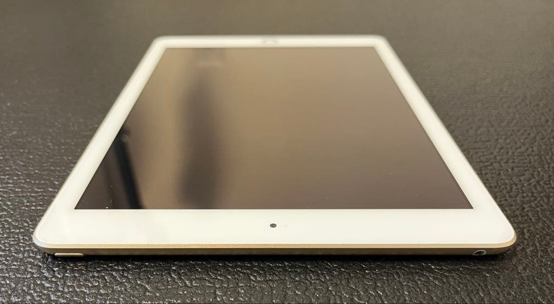 値下げ中！Apple iPad ゴールド本体　第5世代 Wi-Fiモデル32GB