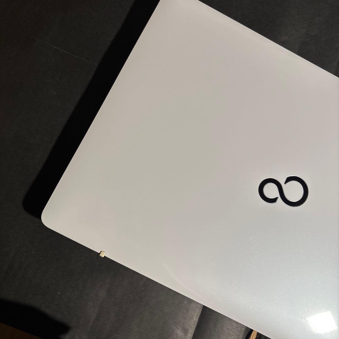 FujitsuノートPC FMVA42YW LIFEBOOKシリーズ ジャンク⭐︎