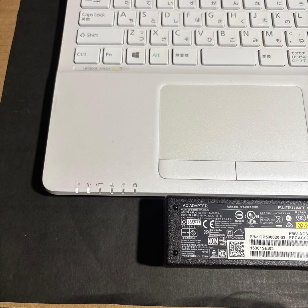 FujitsuノートPC FMVA42YW LIFEBOOKシリーズ ジャンク⭐︎