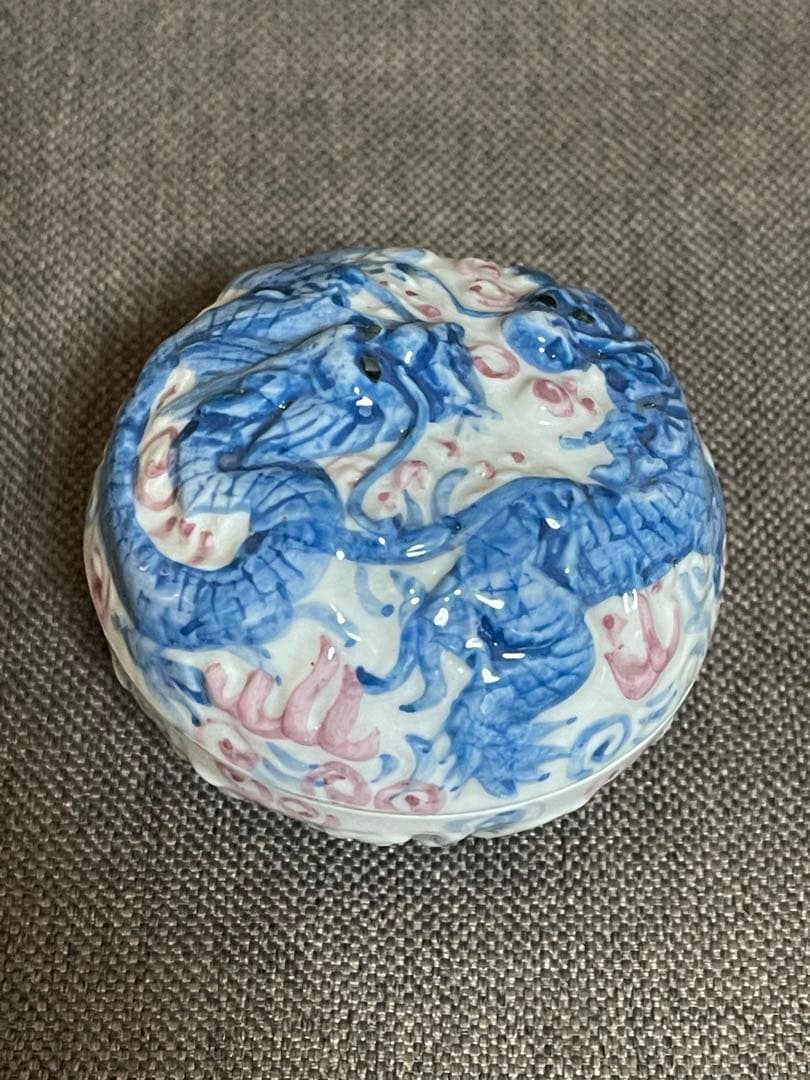 中国陶磁 乾隆年製 染付雲龍図香合磁器丸香合　入れ物