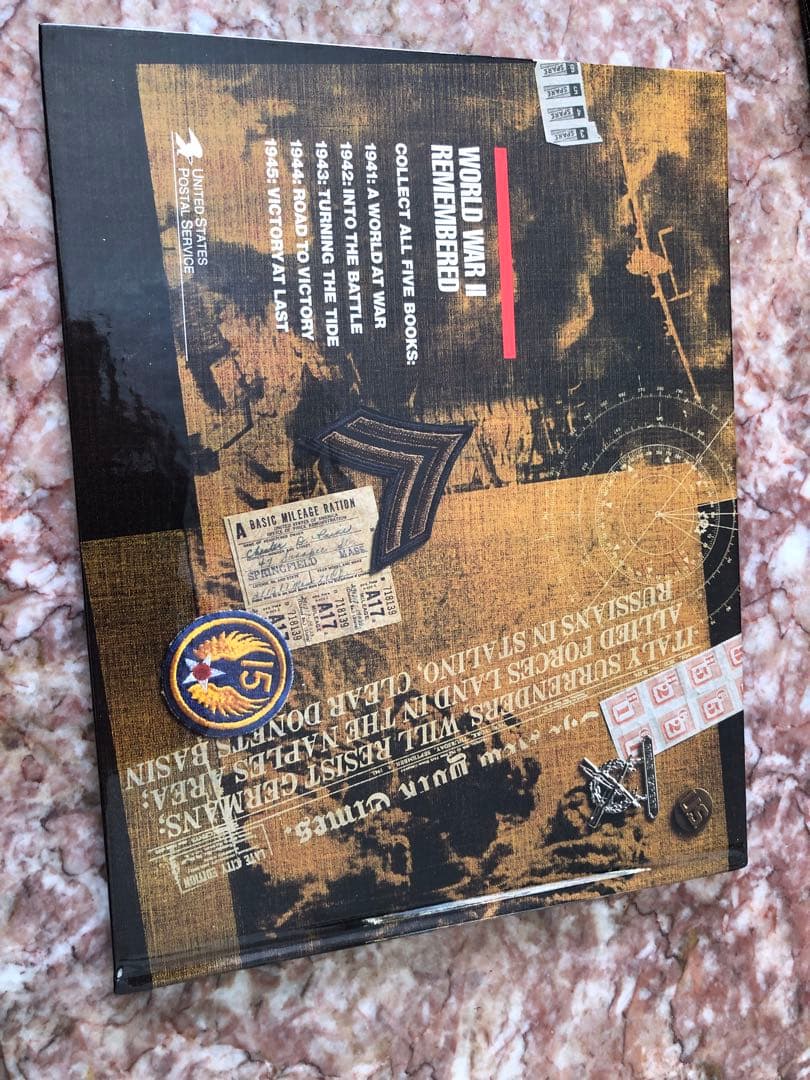 ①アメリカ郵便公社　World War II Remembered 切手アルバム