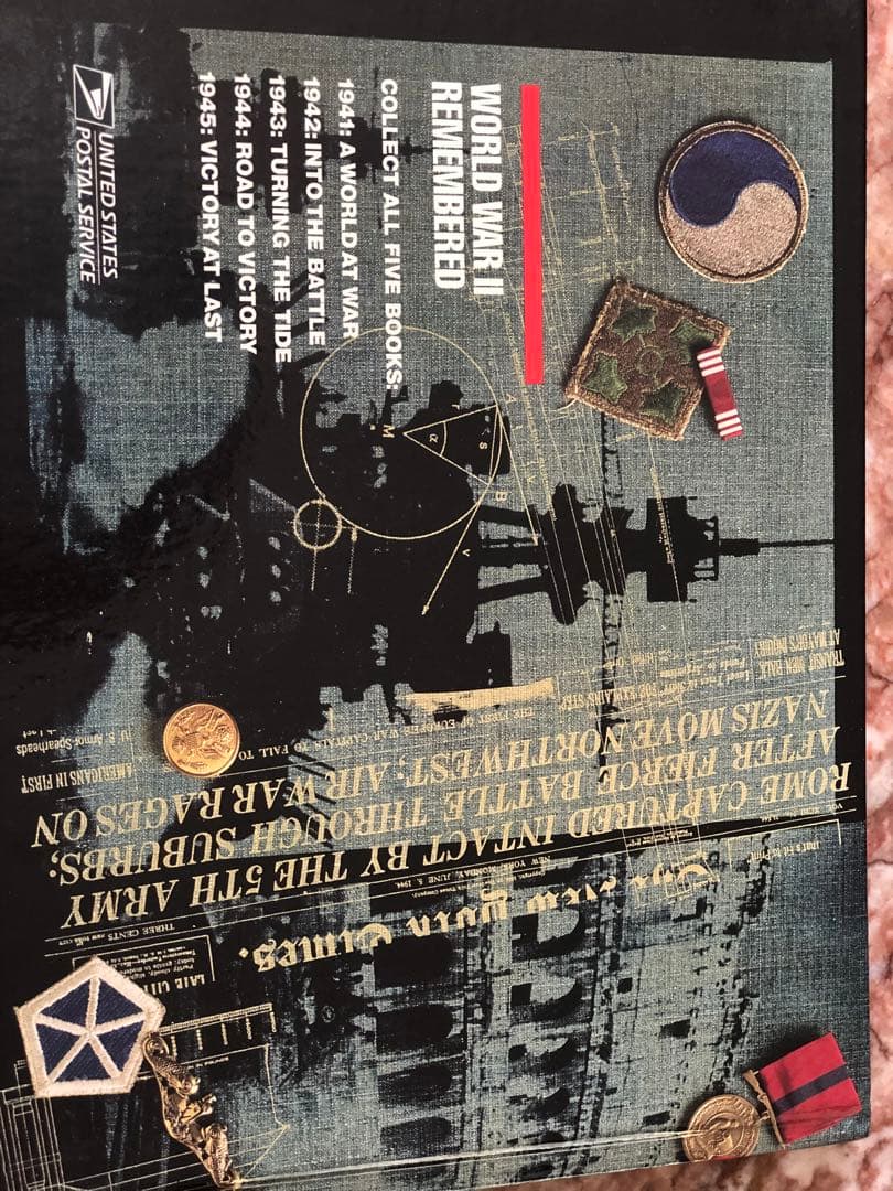 ①アメリカ郵便公社　World War II Remembered 切手アルバム