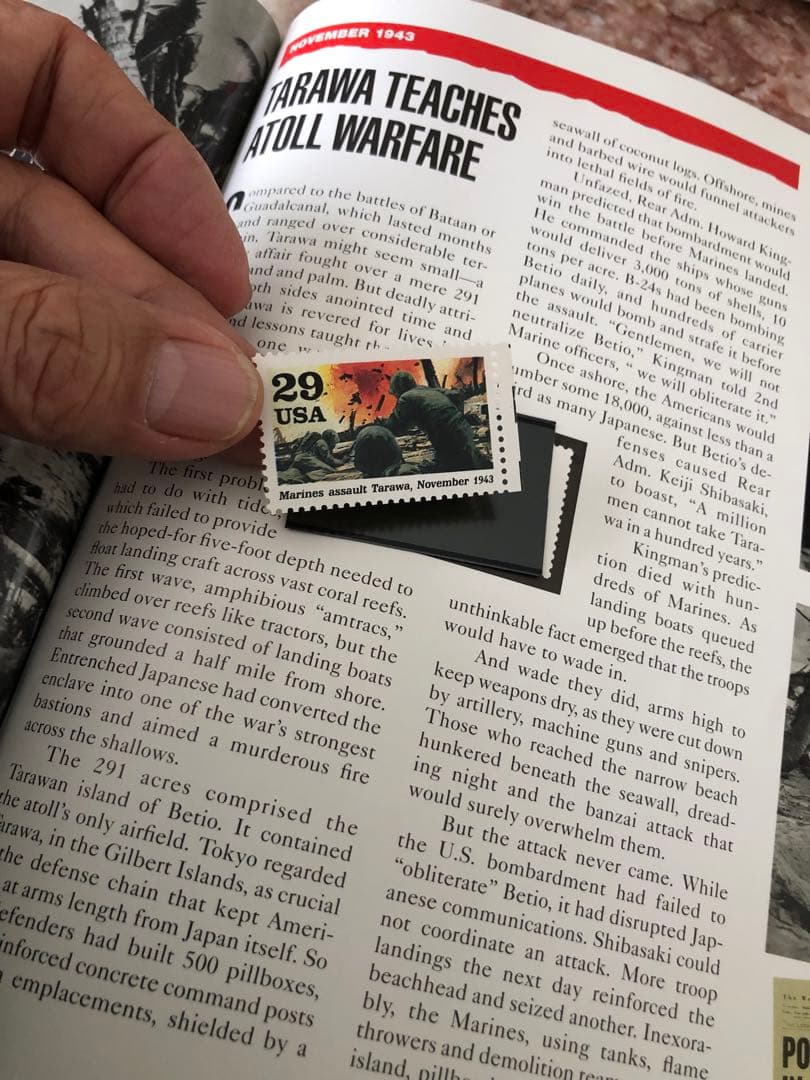 ①アメリカ郵便公社　World War II Remembered 切手アルバム