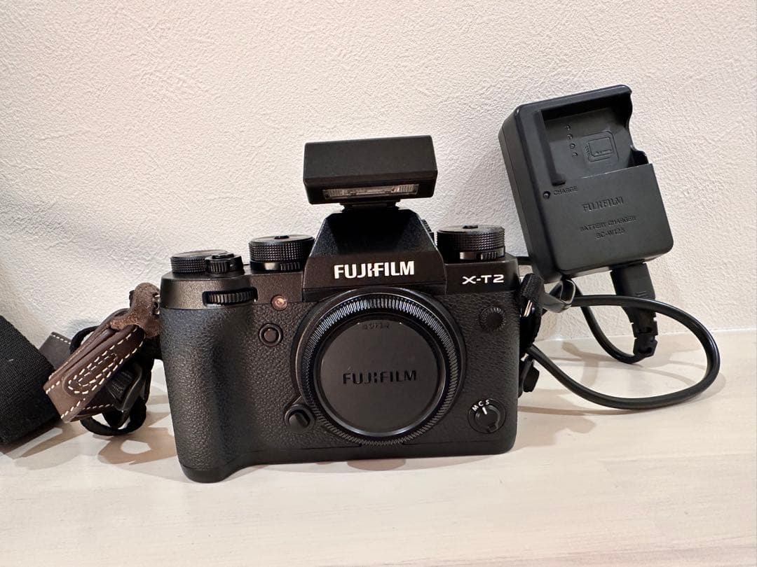 美品 FUJIFILM X-T2 ブラックボディミラーレスカメラ お値下げOK⭕️