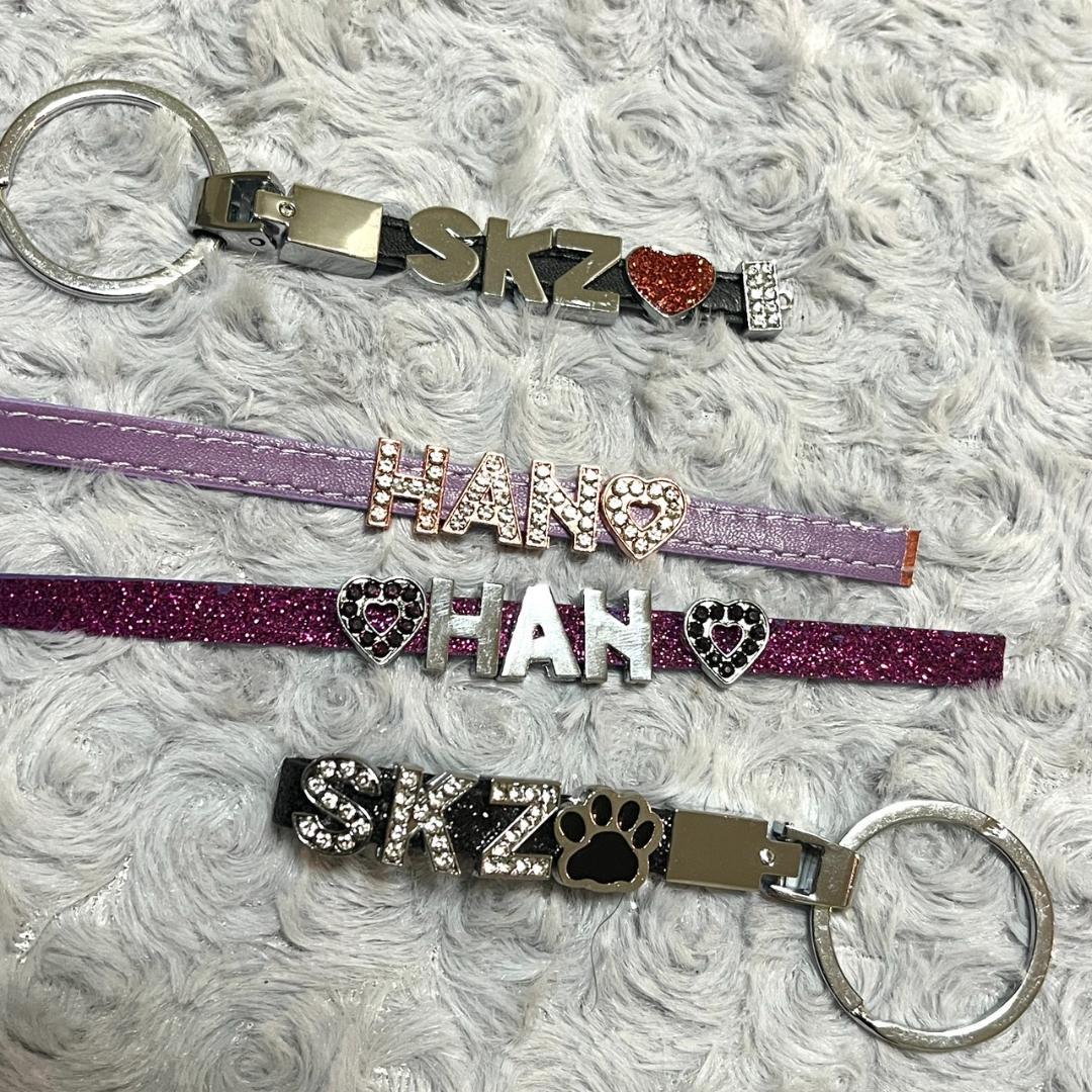 SKZ スキズ　推し　ネームキーホルダー　イニシャル　コピーレザー　韓国アイドル