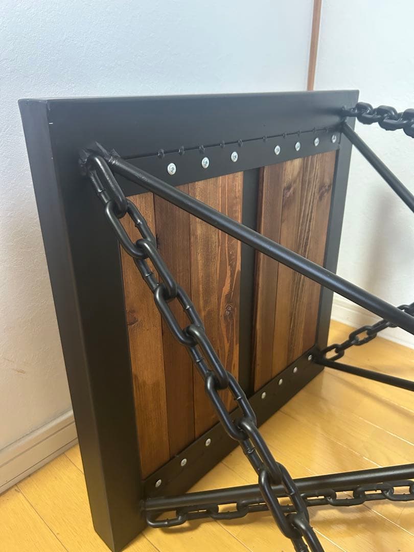 モダンチェーン構造テーブル