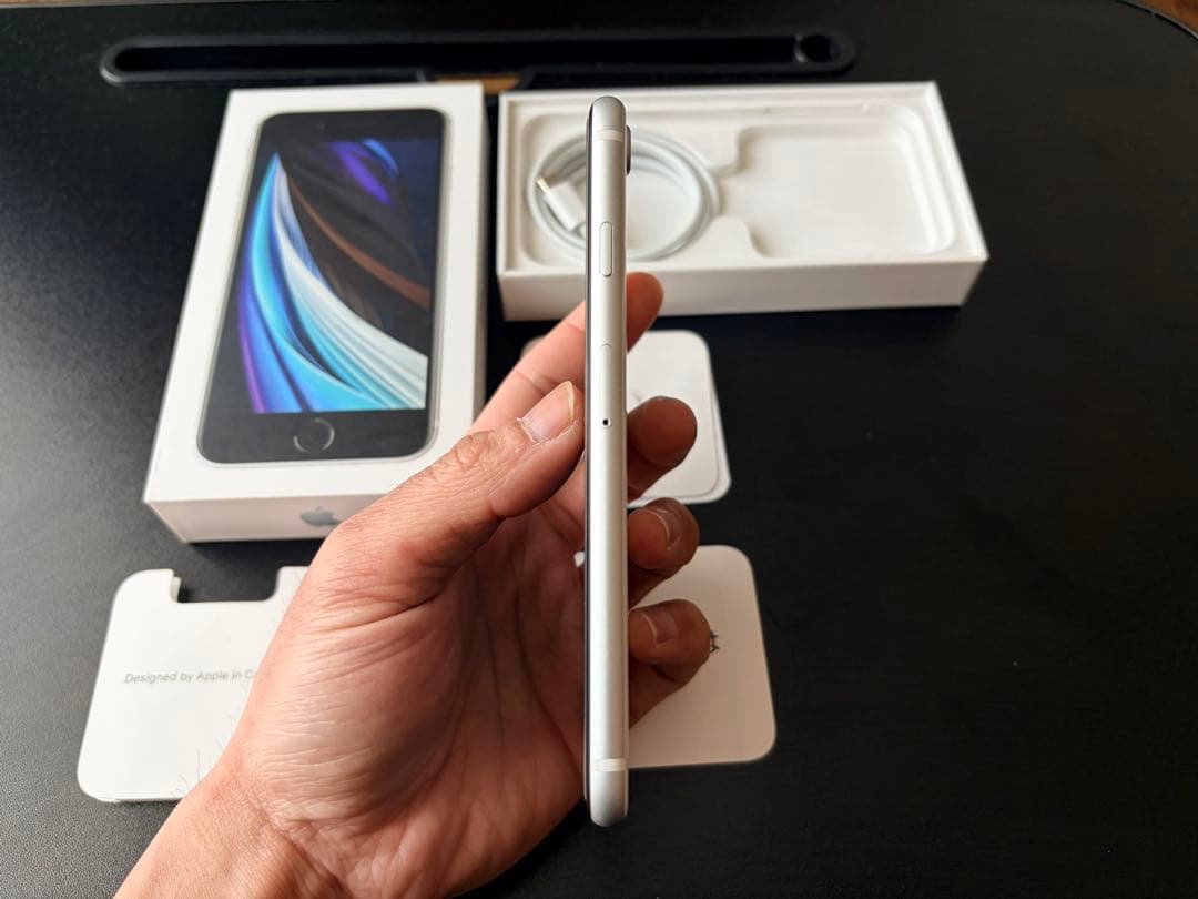 状態非常に良好！iPhone SE（第2世代）