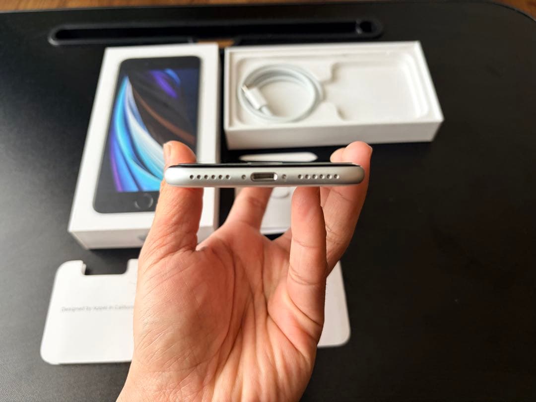 状態非常に良好！iPhone SE（第2世代）
