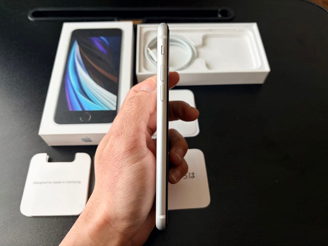 状態非常に良好！iPhone SE（第2世代）