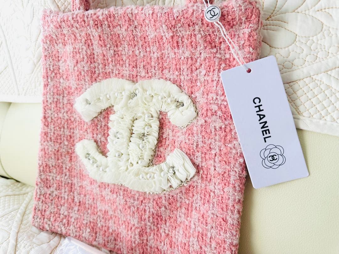 CHANEL ピンク色　フリル　ビジュー付きピンク白ツイードトートバッグ