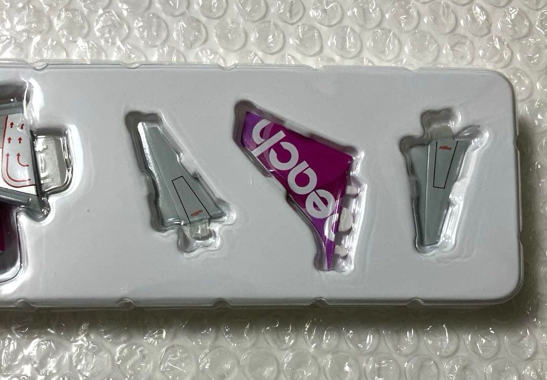 【新品】ピーチ エアバス A321LR モデルプレーン 1/200【匿名】