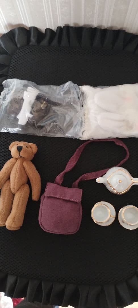 赤いドレスのドール