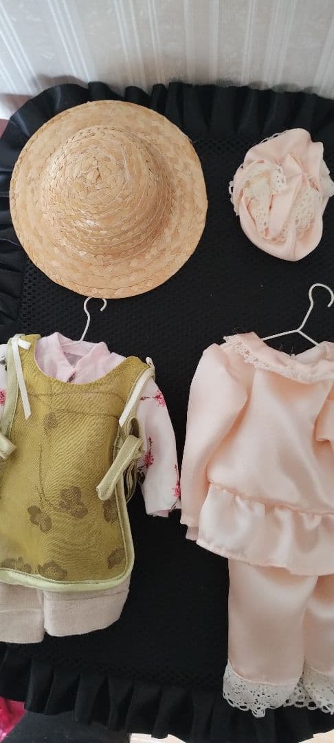 赤いドレスのドール