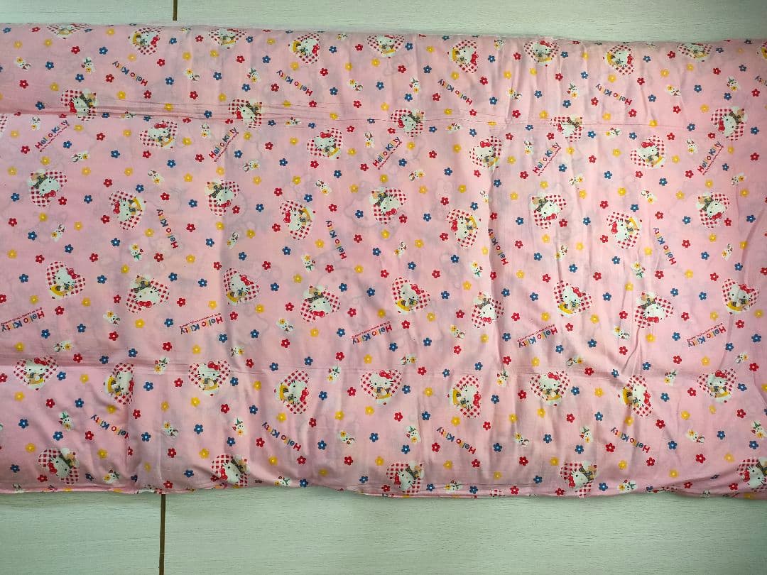 【Sanrio】ハローキティ敷布団　敷きマット