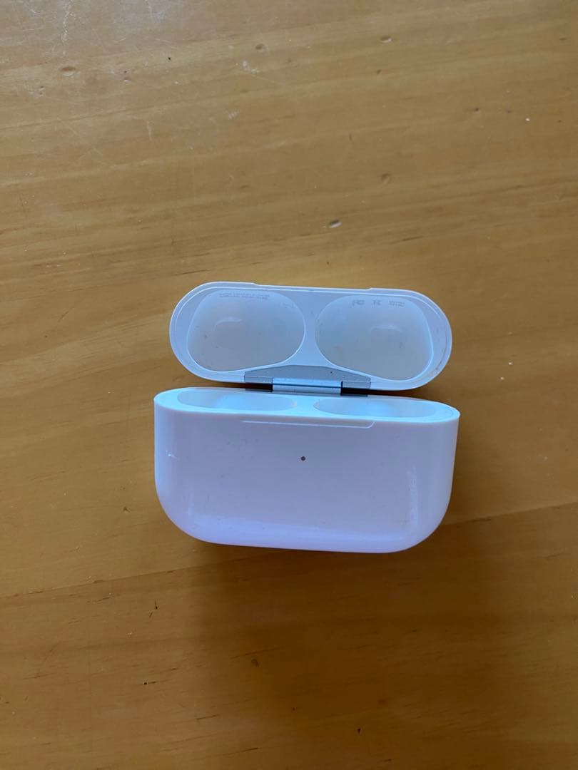 Apple ワイヤレス充電ケース  AirPodspro ケース
