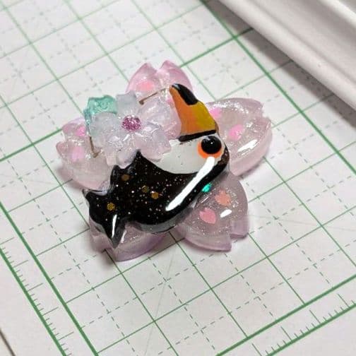 オニオオハシ4　濃い黒　レジンヘアゴム　桜　メタルパーツ△