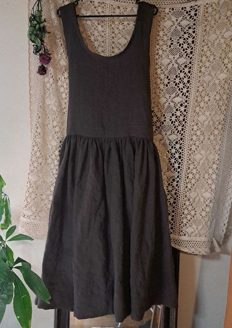 リネンバッククロスワンピースみたいなロングエプロンドレス40チャコールブラウン