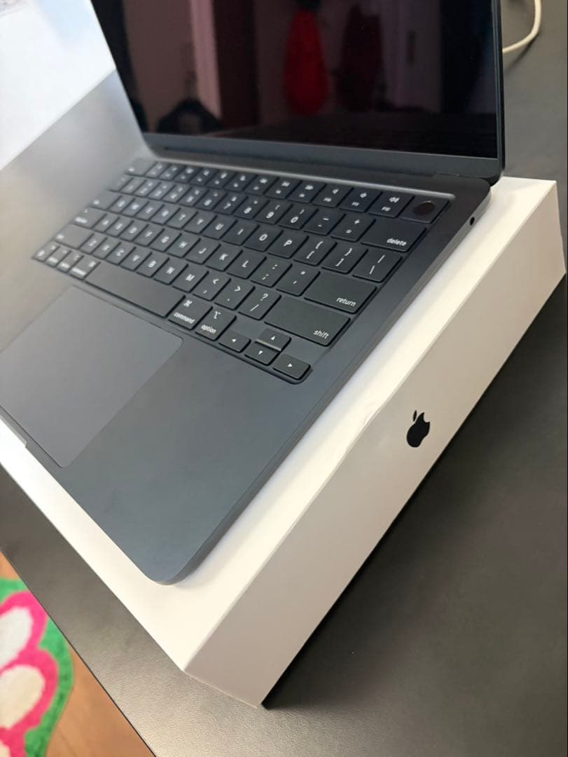 Apple MacBook Air M3 ミッドナイト