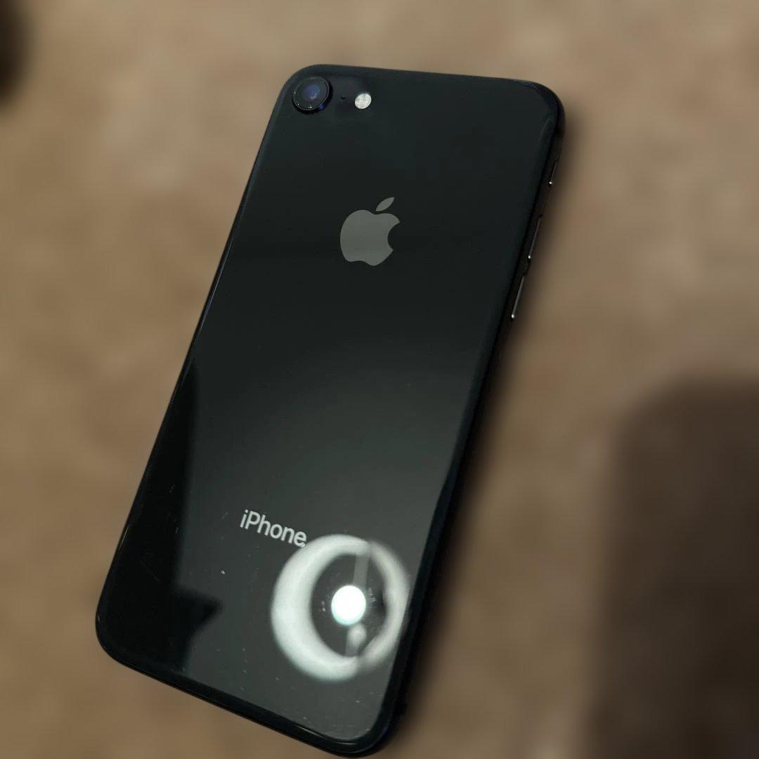 お*り様 iPhone 8 64GB ブラック SIMフリー バッテリー85％