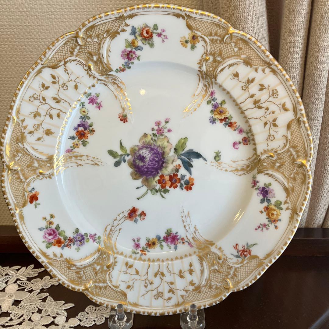 ベルリンKPM    アンティーク　麦わらギクのブーケ金彩プレート