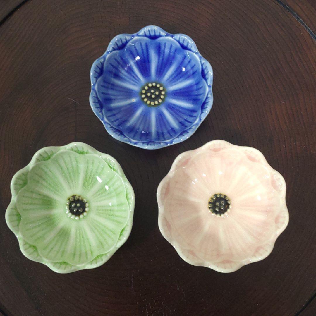 日本製　瀬戸焼　カワイイ器　４点セット　新品未使用　送料込み