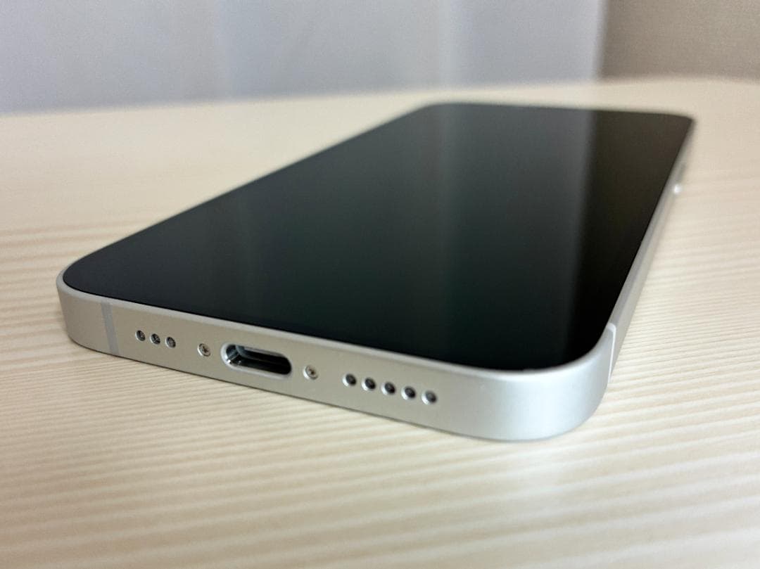 iPhone 16e 128GB ホワイト SIMフリー バッテリー100%