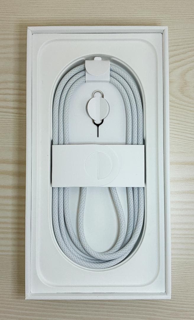 iPhone 16e 128GB ホワイト SIMフリー バッテリー100%