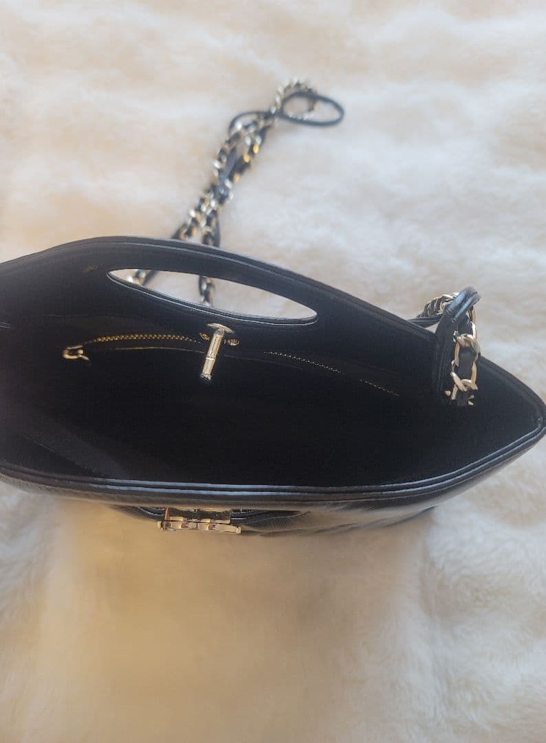 ノベルティ CHANEL キルティング ショルダーバッグ ブラック