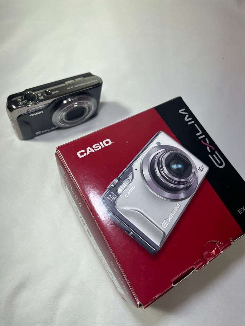 CASIO カメラ　EX-H10 バッテリー　シルバー　コンデジ　デジカメ