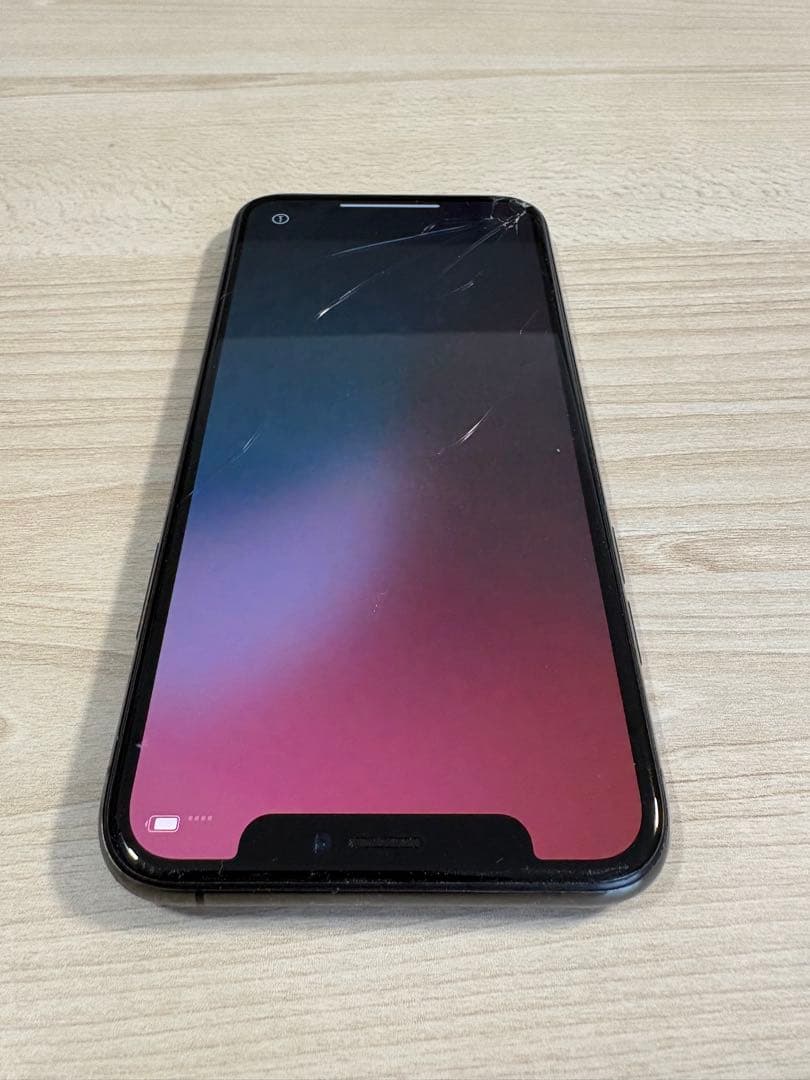 Apple iPhone XS スペースグレー 画面ひびあり