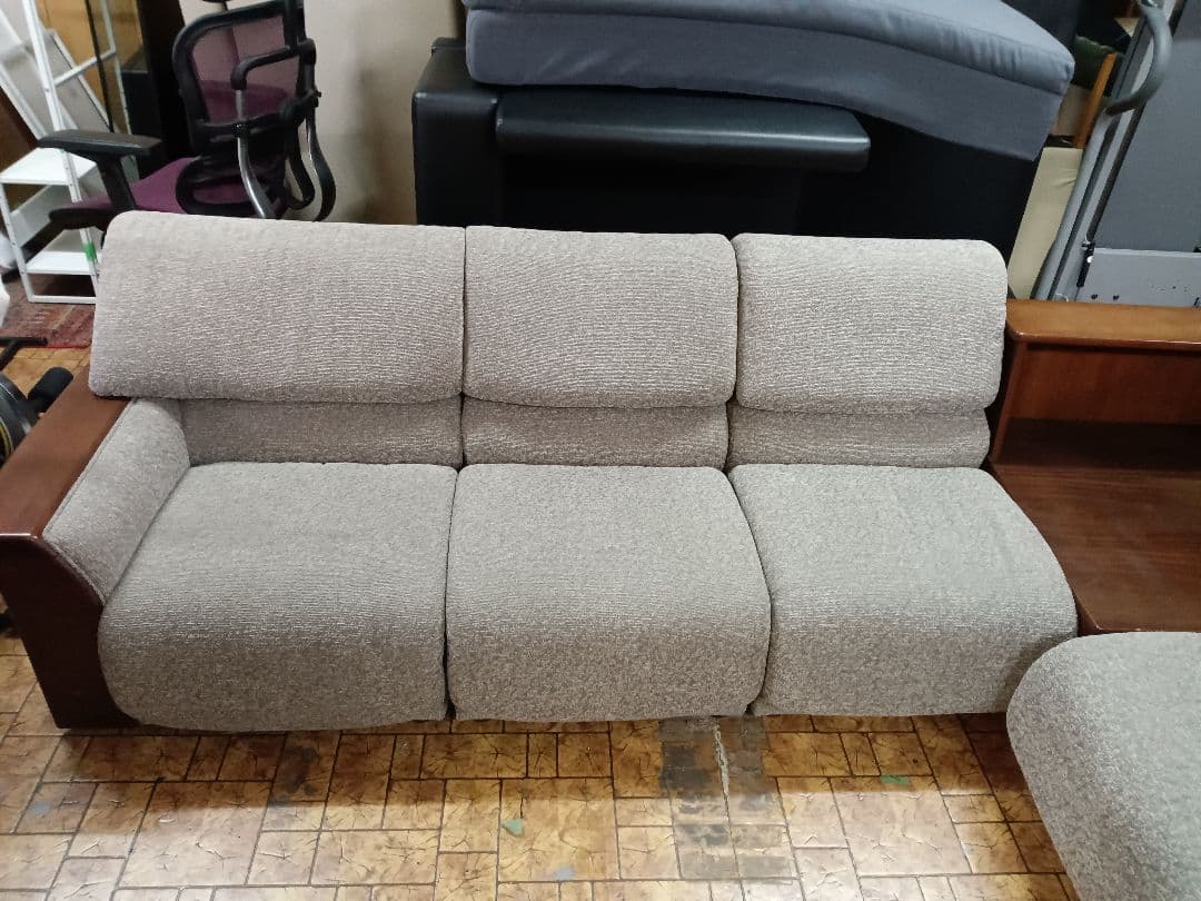 『♪滋賀県リサイクルショップ♪』 【 KARIMOKU ソファ】