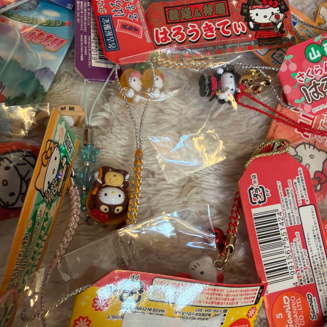 ご当地キティ　 ハローキティ 20個セット　ストラップ