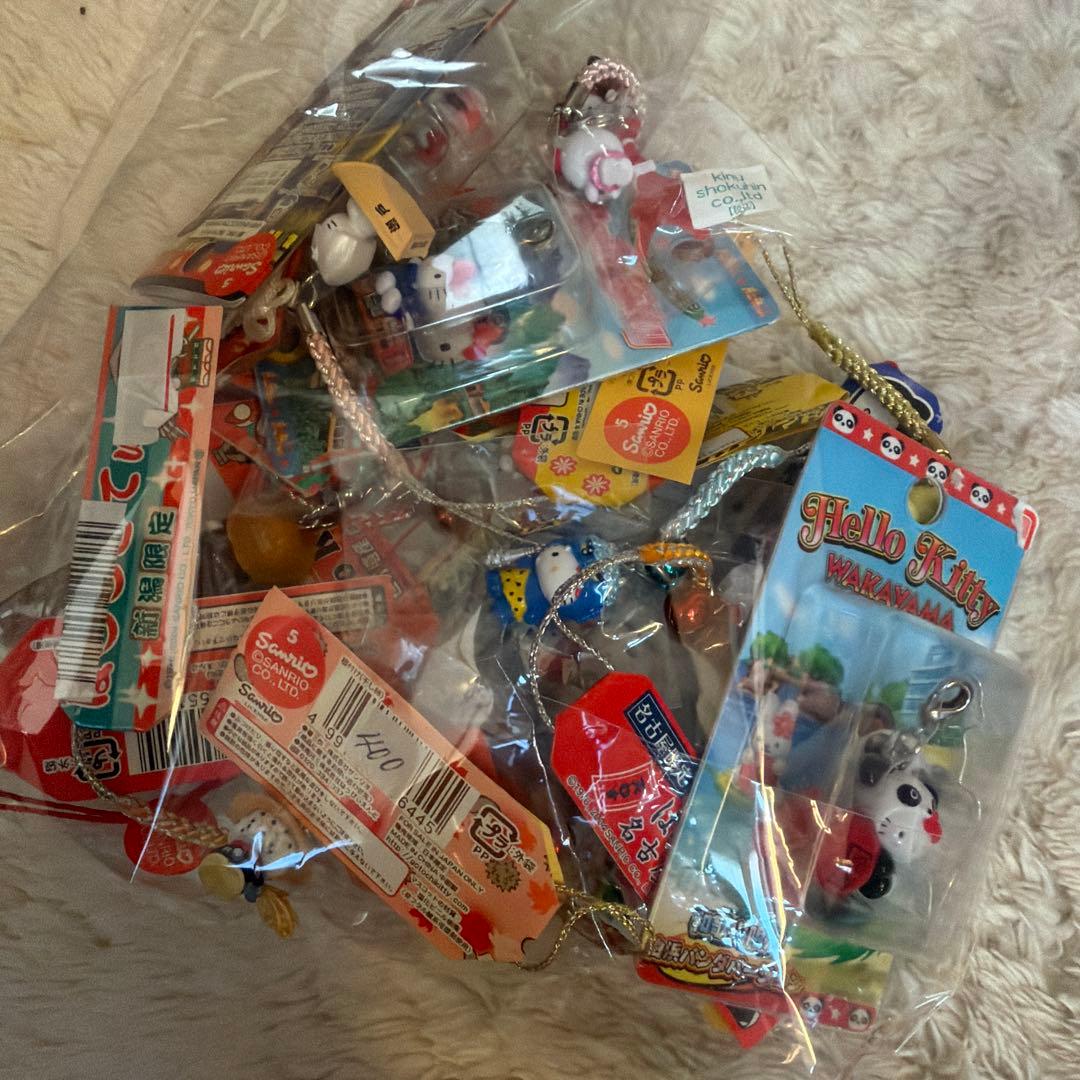 ご当地キティ　 ハローキティ 20個セット　ストラップ