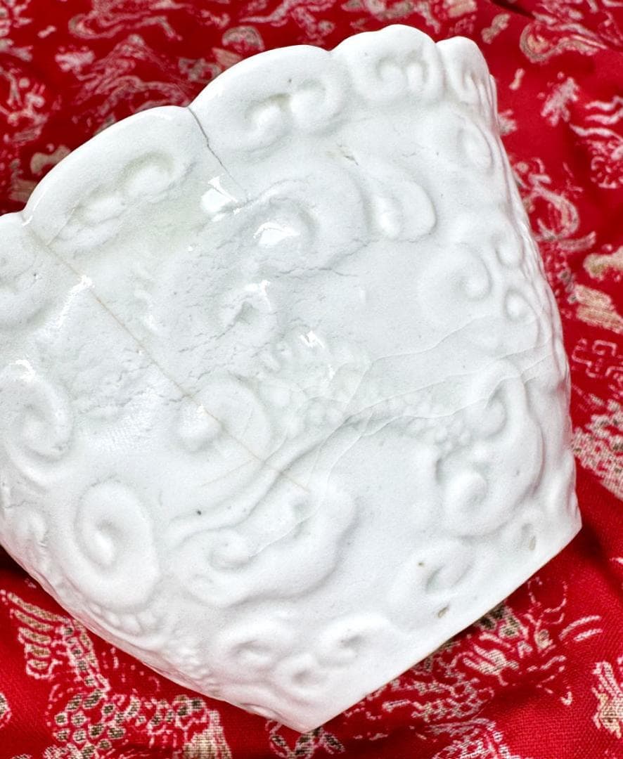 江戸中期 古伊万里 白磁陽刻雲龍文図輪花形向付 時代物 伝世品焼物WWTT312