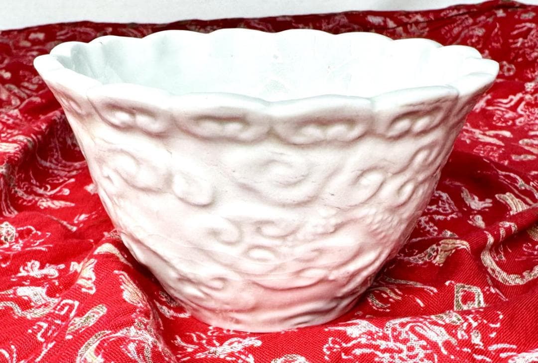 江戸中期 古伊万里 白磁陽刻雲龍文図輪花形向付 時代物 伝世品焼物WWTT312