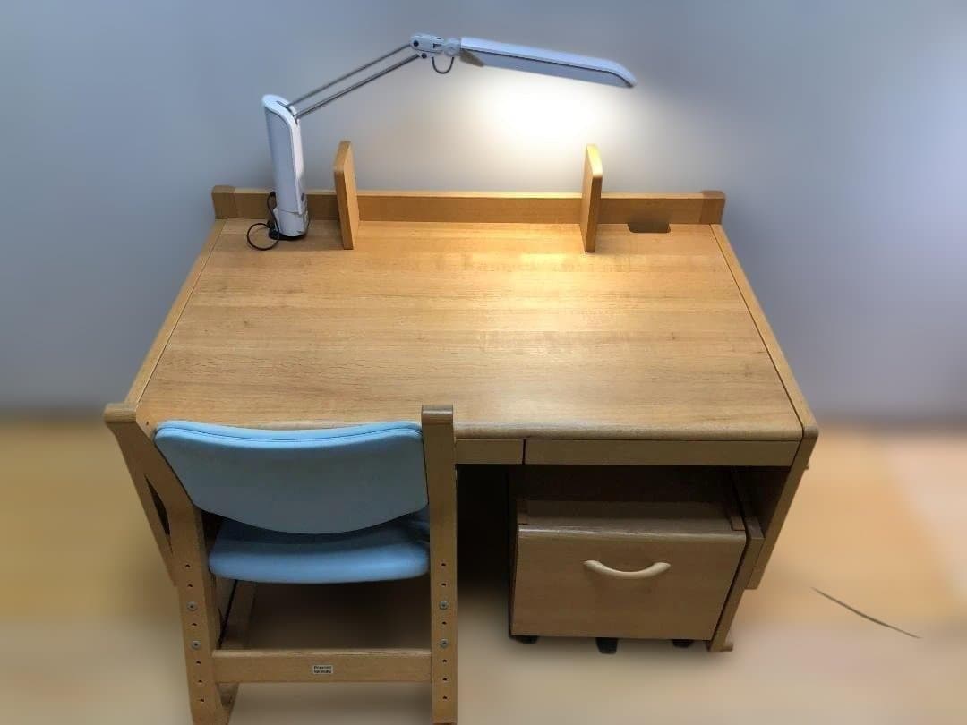 ピノ子(ᵔᴥᵔ)　③　椅子　送料無料 ベネッセ カリモク 51102