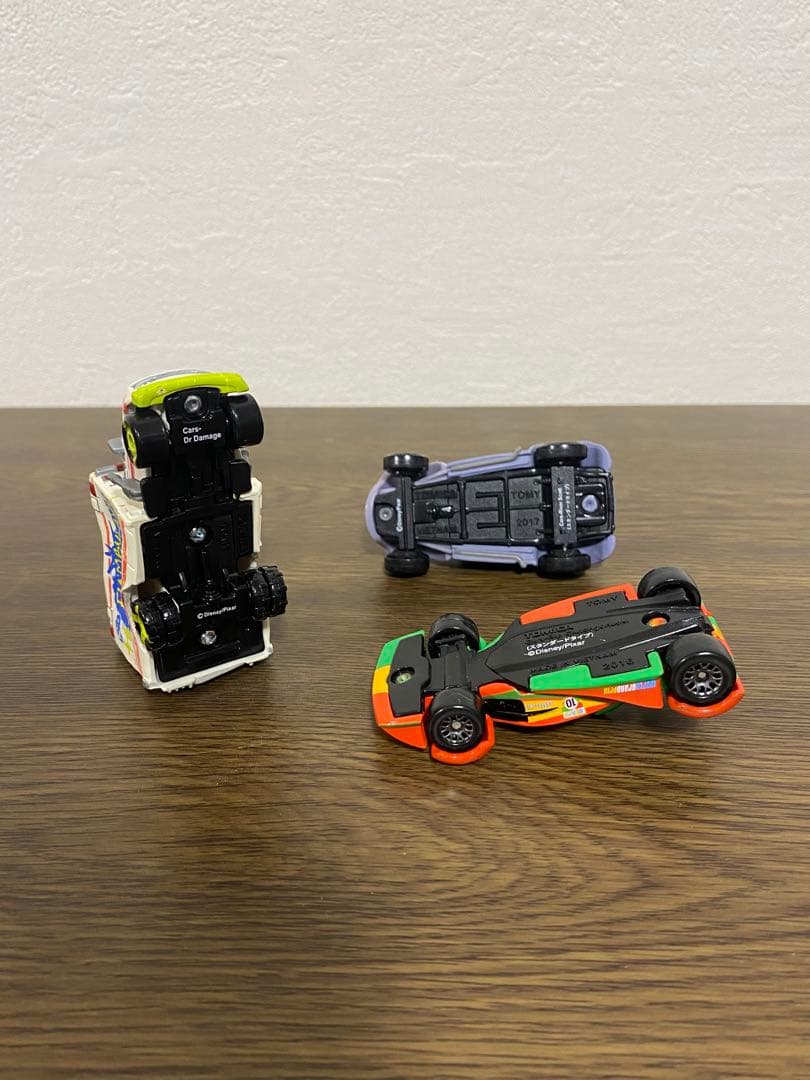 カーズ　トミカ　リップクラッチゴンスキー、リバースコット、ドクター・ダメージ
