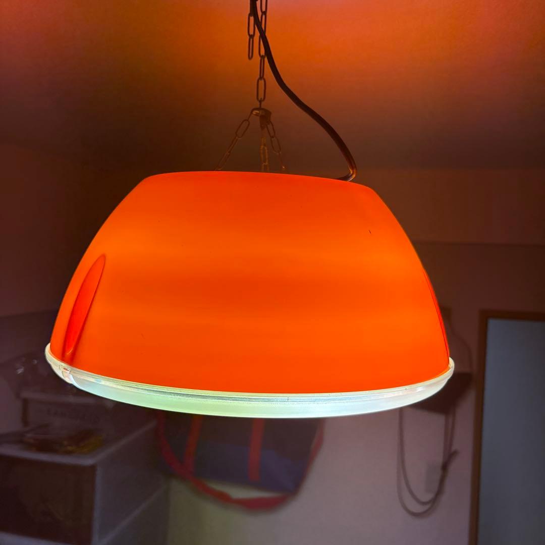 レトロな電気　傘