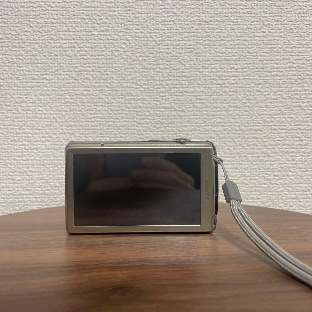 【オールドコンデジ】 FUJIFILM FinePix Z800EXR