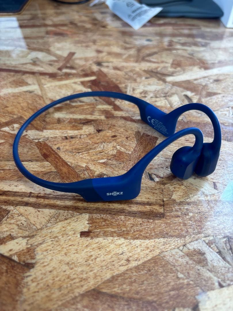 マカロン　値下げ可能！　SHOKZ Open Runブルー　骨伝導イヤホン