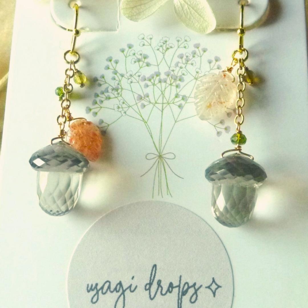 14kgf/天然石スモーキークォーツどんぐりとサンストーンリーフカービングピアス