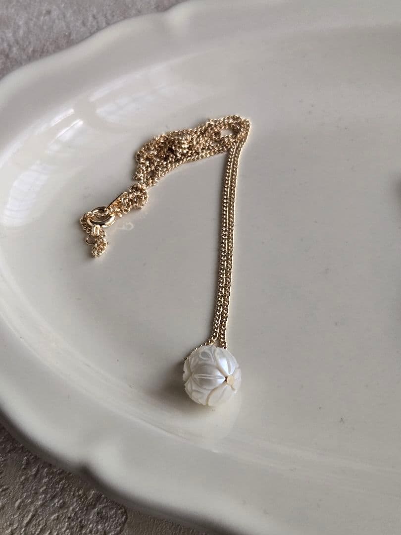 淡水パール　ネックレス　カービングパール