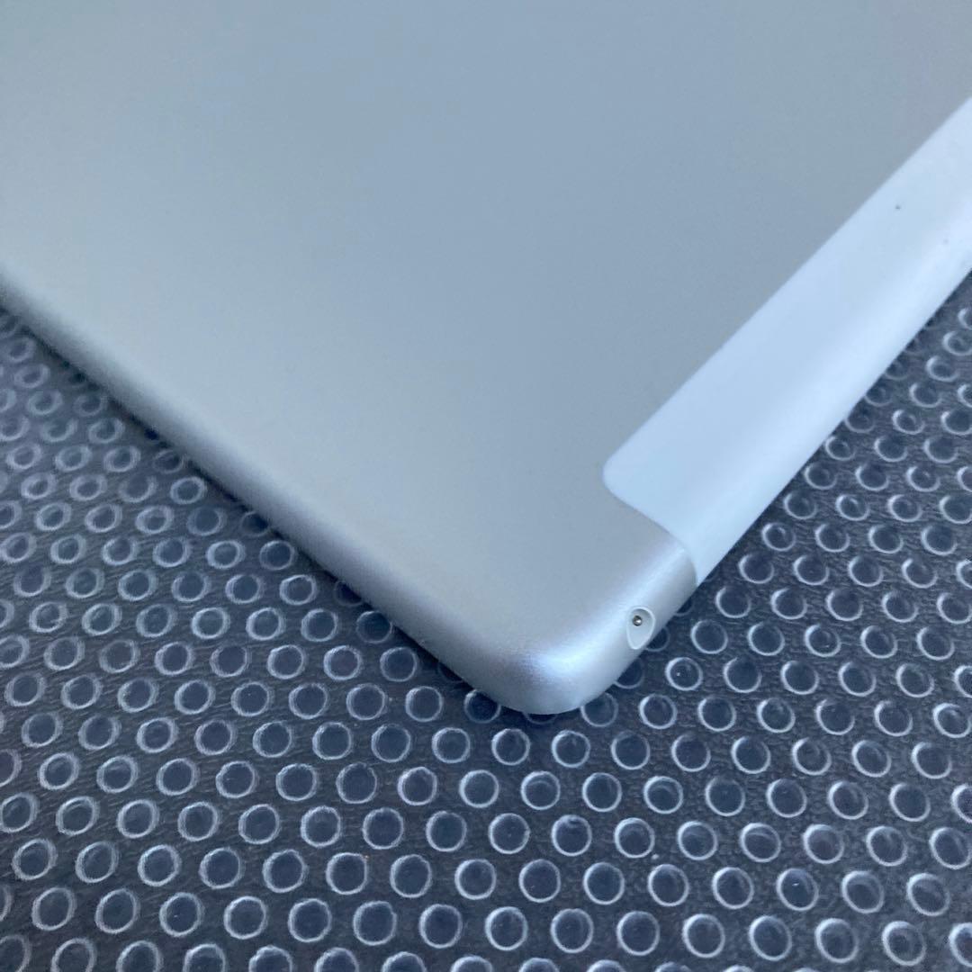 4098 美品☆電池ほぼ新品☆iPad6 第6世代 32GB SIMフリー☆