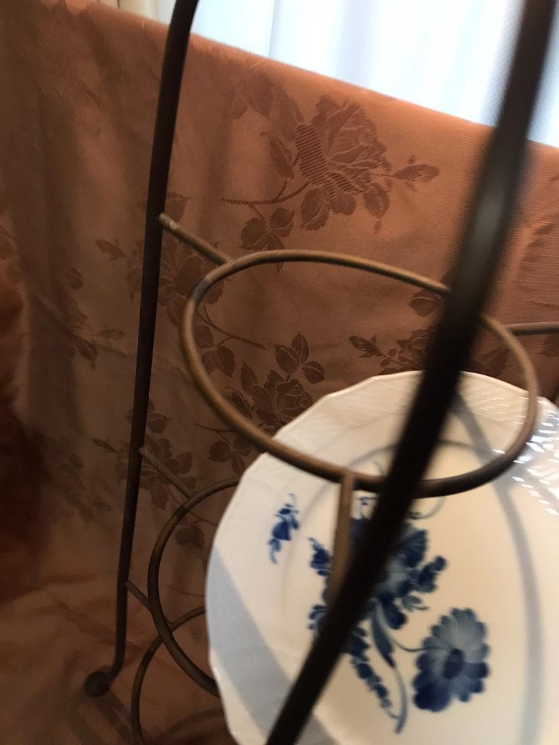 アフタヌーンティー用の３段トレイ・ケーキスタンド　大きいサイズ立食パーティーにも