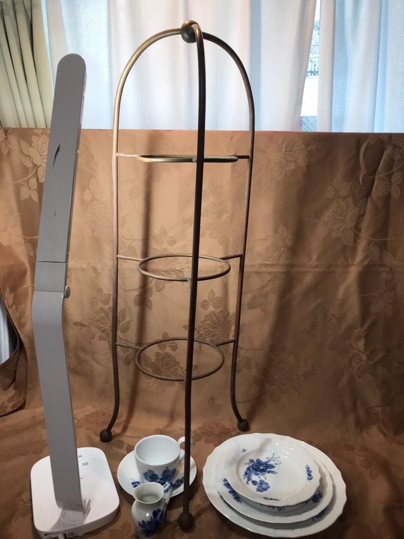 アフタヌーンティー用の３段トレイ・ケーキスタンド　大きいサイズ立食パーティーにも