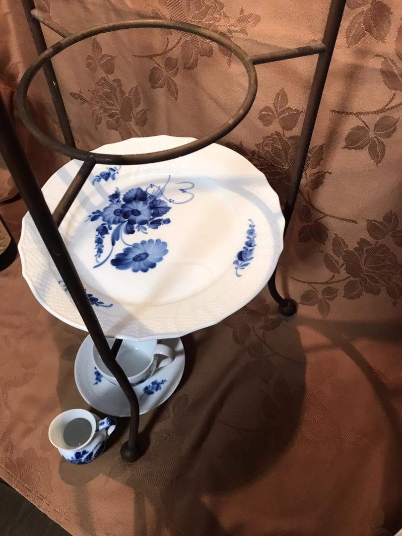 アフタヌーンティー用の３段トレイ・ケーキスタンド　大きいサイズ立食パーティーにも