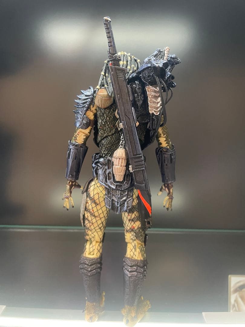 NECA ／アルティメット・アーマードロスト•プレデター《中古開封品》　箱無し