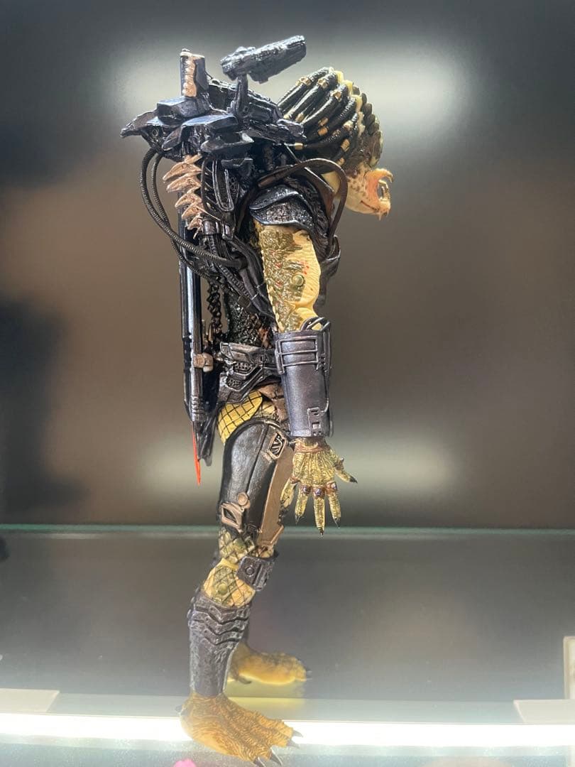 NECA ／アルティメット・アーマードロスト•プレデター《中古開封品》　箱無し